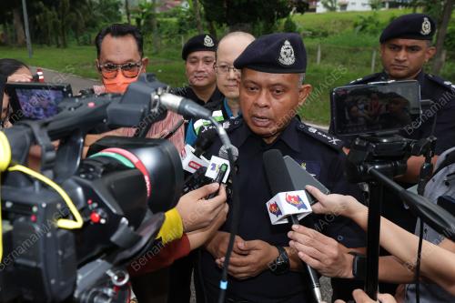 DATUK KAMARUL ZAMAN MAMAT 