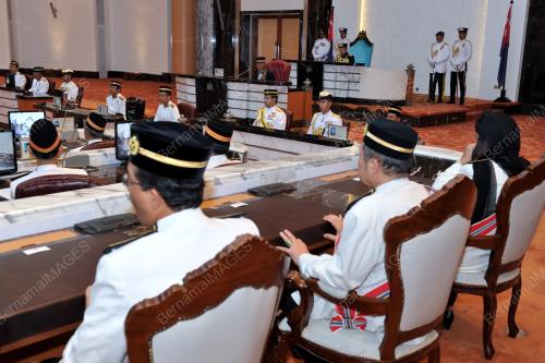 JB03_14062012_SIDANG_DEWAN