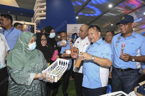 DATUK SERI ALEXANDER NANTA LINGGI