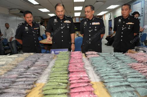 JB03_15062012_POLIS_DADAH