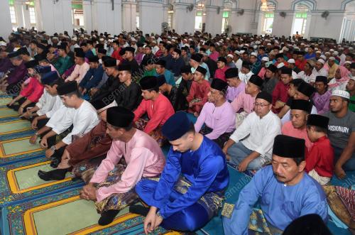 JB03_15062018_SOLAT_AIDILFITRI