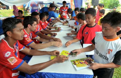 JB03_15072012_KOMUNITI_BOLA