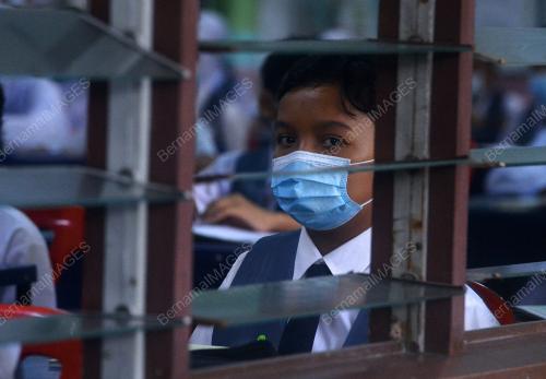 TINJAUAN HARI PERTAMA PEMBUKAAN SEKOLAH