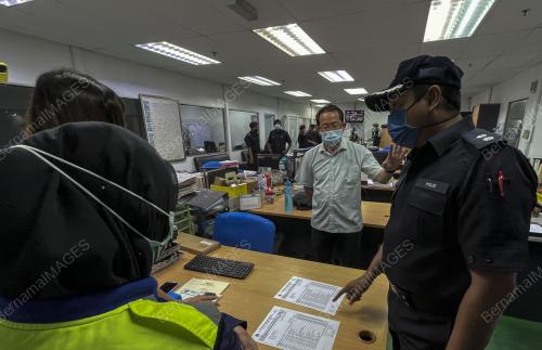 SERBUAN KILANG LEBIH KAPASITI