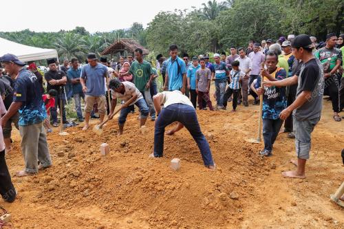 PENGEBUMIAN MANGSA KEBAKARAN