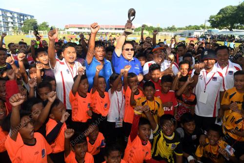 JB03_16122017_BOLA_SEPAK_PULAI