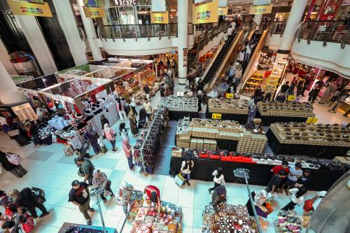 WARGA SINGAPURA KELENGKAPAN RAYA