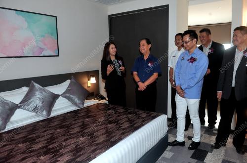 JB03_18122018_HOTEL_TROVE