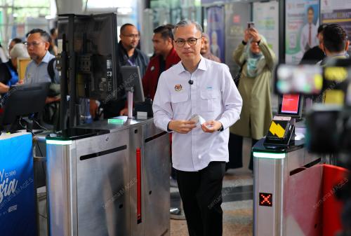 DATUK FAHMI FADZIL