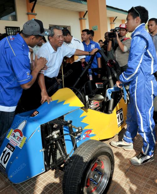 JB03_19052012_KARNIVAL_KERJAYA