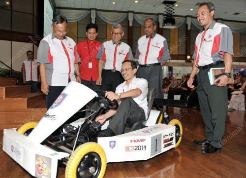 JB03_20082014_UTHM_-_INDUSTRY