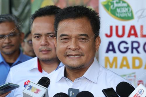 DATUK ZAHARI SARIP 