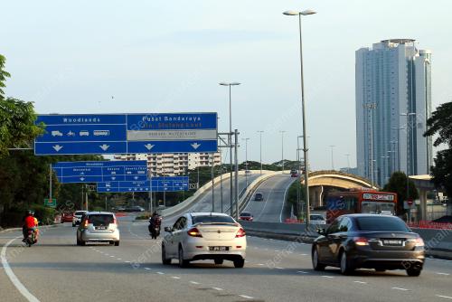 JB03_20122015_TRAFIK_LANCAR