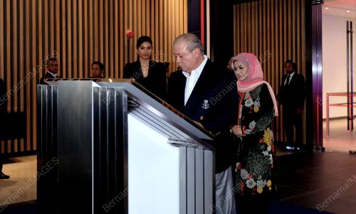 SULTAN IBRAHIM ALMARHUM SULTAN ISKANDAR