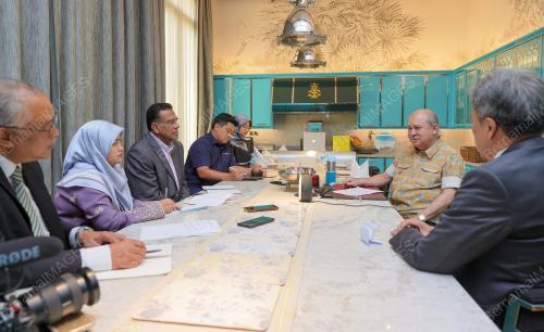 SULTAN IBRAHIM ALMARHUM SULTAN ISKANDAR