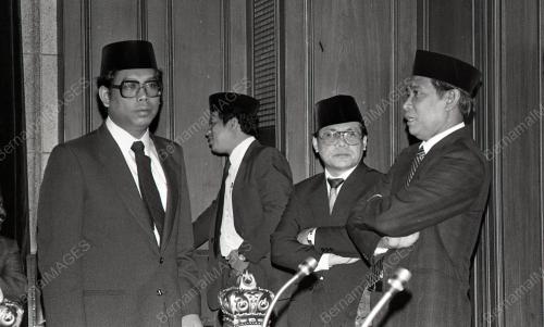 ANGKAT SUMPAH