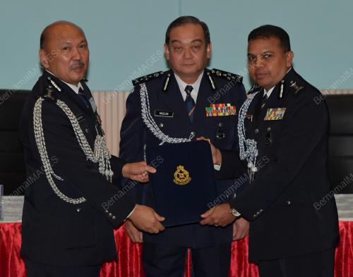 DATUK MAZLAN MANSOR