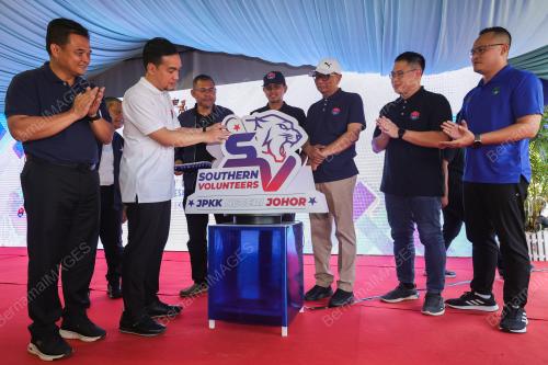 DATUK ONN HAFIZ GHAZI 