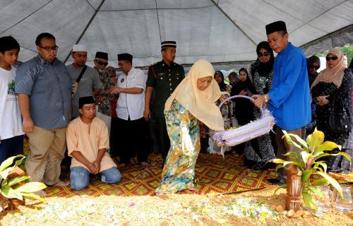 JB03_24052012_TABURAN_BUNGA