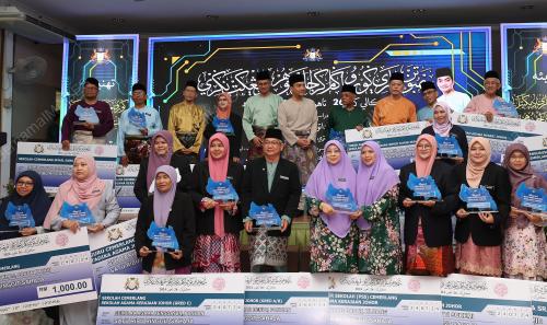 DATUK ONN HAFIZ GHAZI