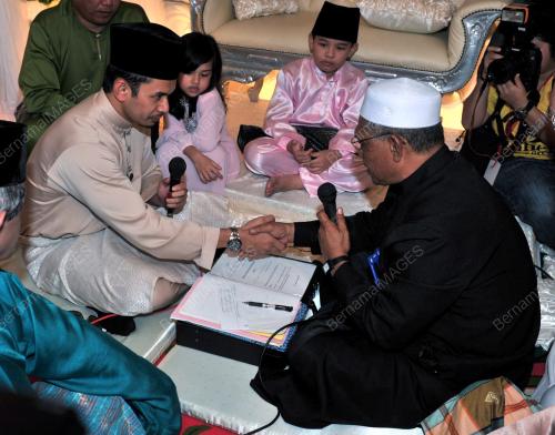 NORMAN HAKIM & MEMEY