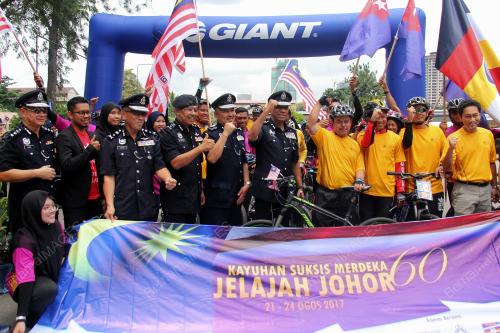 JB03_24082017_SUKSIS