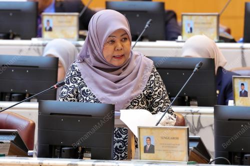 KHAIRIN NISA ISMAIL @ MD ON
