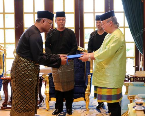 SULTAN IBRAHIM ALMARHUM SULTAN ISKANDAR