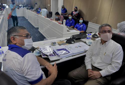 DATUK SERI DR ADHAM BABA
