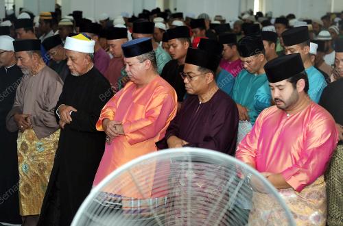 JB03_25062017_SULTAN_IBRAHIM_SOLAT
