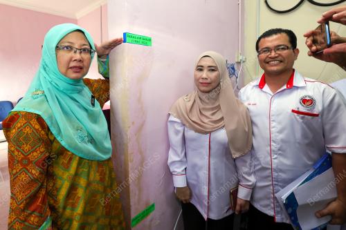 DR ZALIHA MUSTAFA