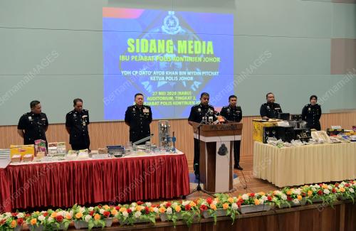 DATUK AYOB KHAN MYDIN PITCHY