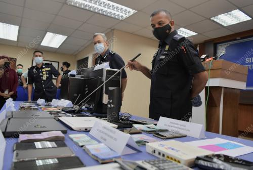 DATUK AYOB KHAN MYDIN PITCHAY