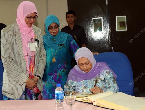 PUAN SERI NORAINEE ABDUL RAHMAN