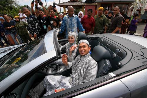 PERSANDINGAN MAWI & EKIN