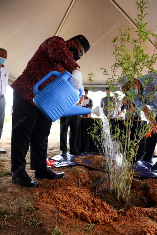 DATUK DR MOHD KHAIRUDDIN AMAN RAZALI