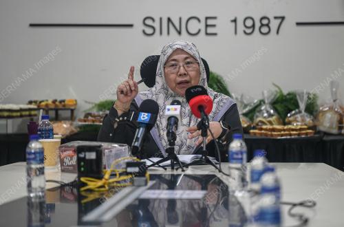 DATUK DR FUZIAH SALLEH