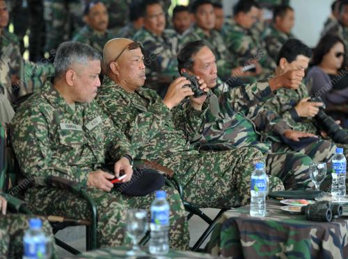 JB03_30102013_ATM_PANAH_JAGUH