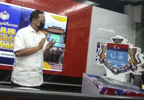 DATUK HASNI MOHAMAD