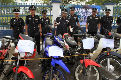 JB04_02022017_CURI_MOTOSIKAL