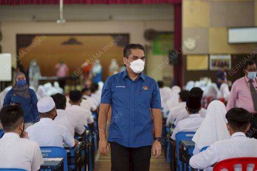 DATUK DR MOHD RADZI JIDIN