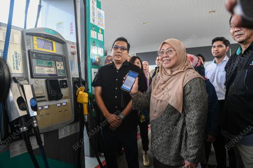 DATUK DR FUZIAH SALLEH