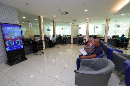 JOHOR BEKERJA JUMAAT PERTAMA