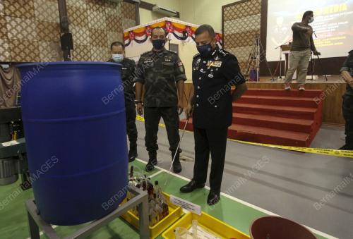 DATUK AYOB KHAN MYDIN PITCHAY