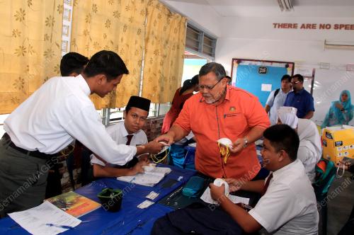 JB04_03102019_TINJAU_SEKOLAH