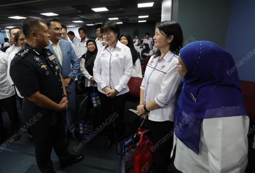 DATUK KAMARUL ZAMAN MAMAT
