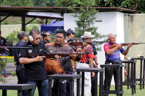 JB04_03112019_SALAHUDDIN_AYUB_MENEMBAK