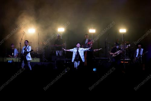 SHOWCASE ESTRANGED