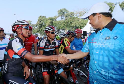 JB04_04042015_DATUK_AB_AZIZ