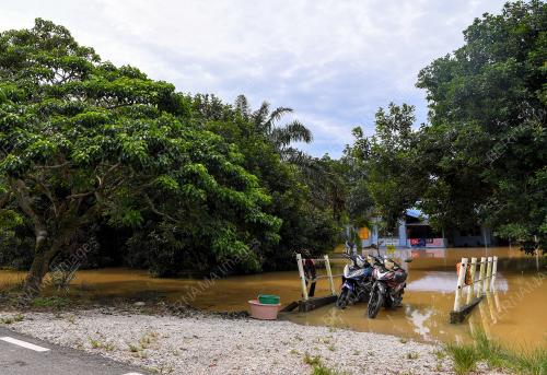 BANJIR KAMPUNG SRI GAMBUT
